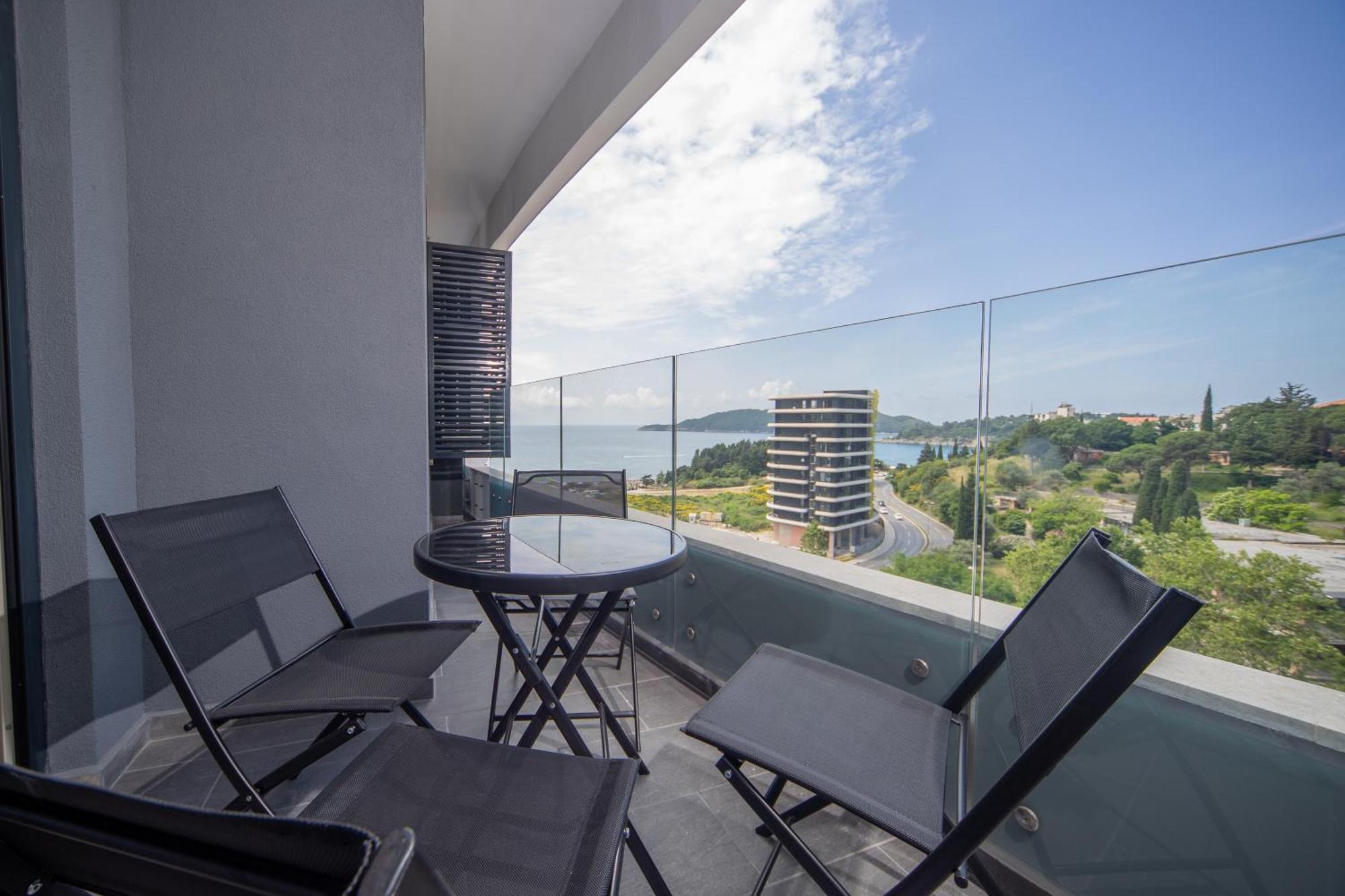 Apartment La Barca